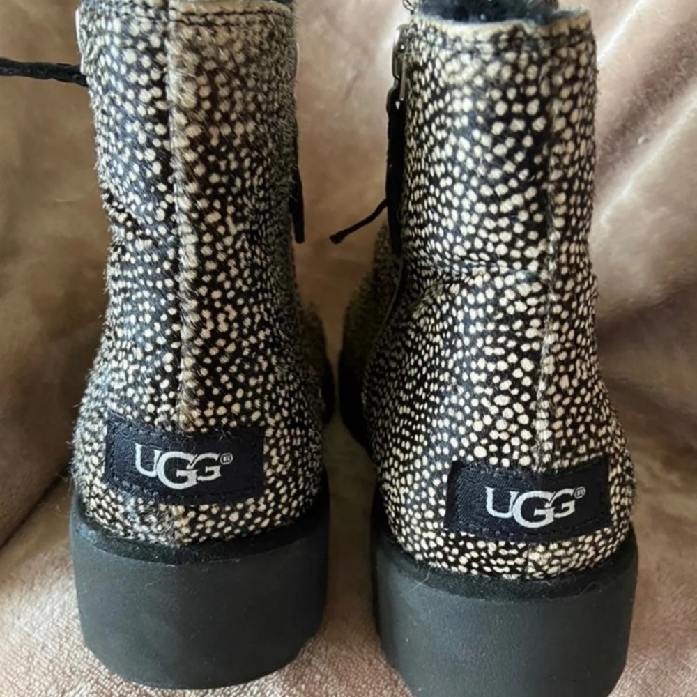 UGG mini cozy UGG snake boots